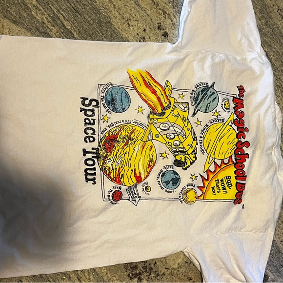 Vintage magic school bus shirt - Picture 3 of 3